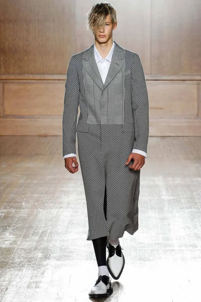 Look 13